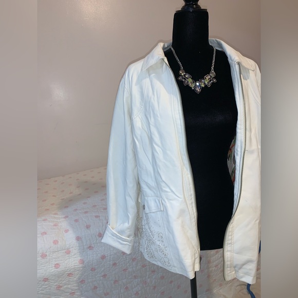 Jacket - Picture 1 of 8